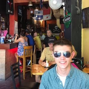 Meet your Posher, Max